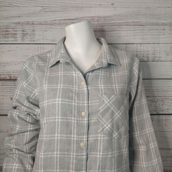 Womans Old Navy Gray Plaid The Classic Shirt Button Down - Picture 3 of 11